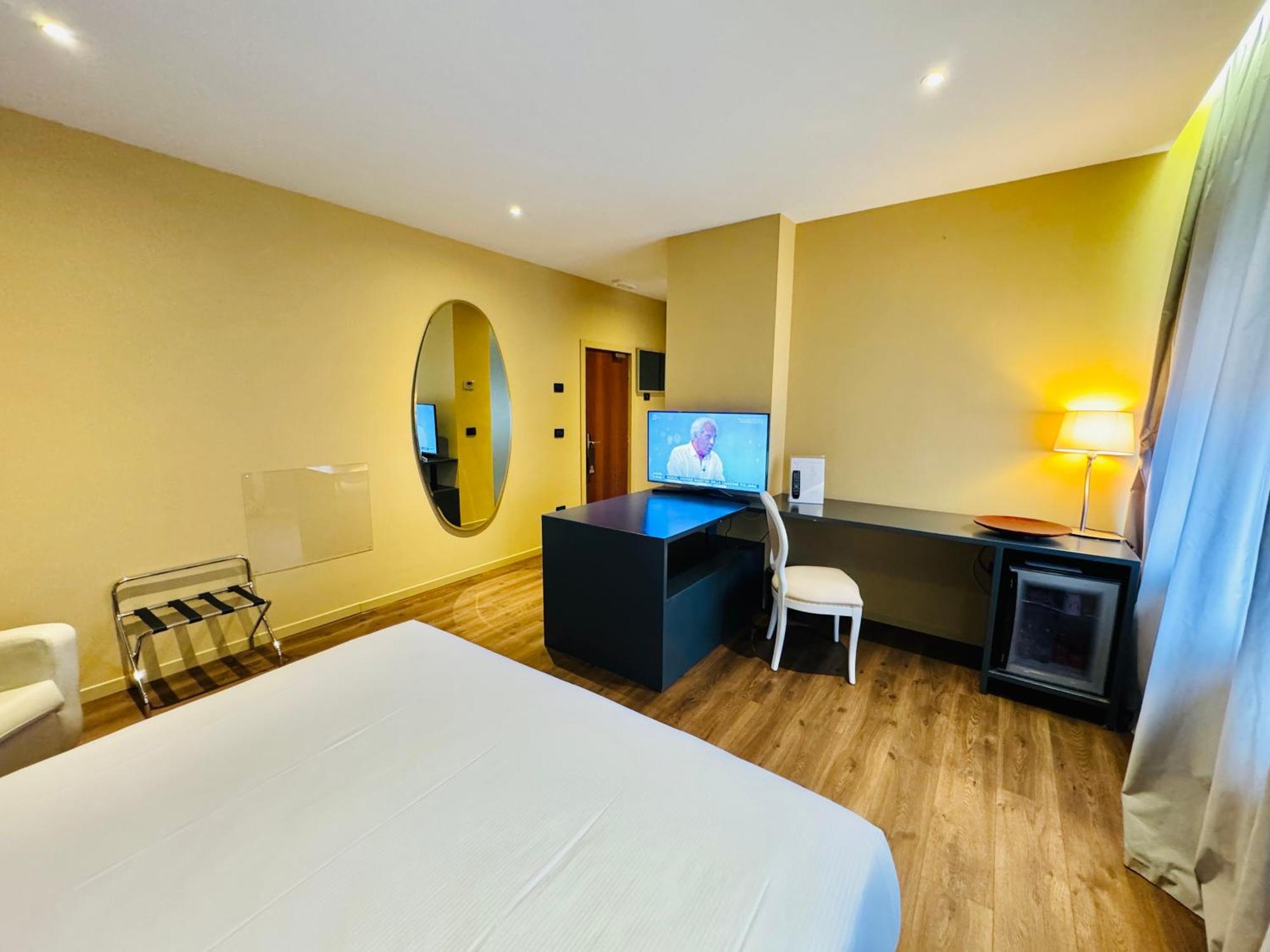 Hotel Pex مانتوفا المظهر الخارجي الصورة