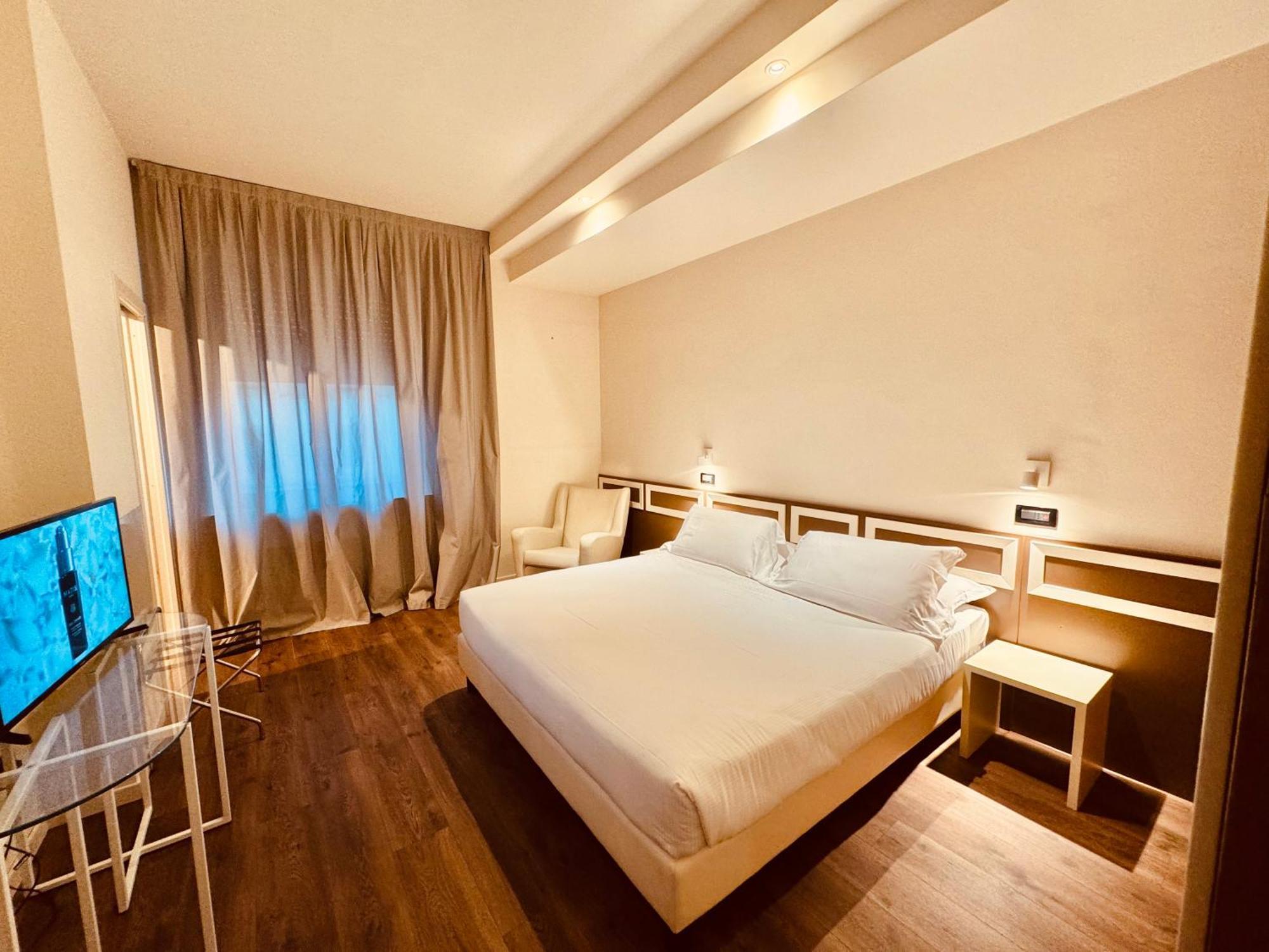 Hotel Pex مانتوفا المظهر الخارجي الصورة