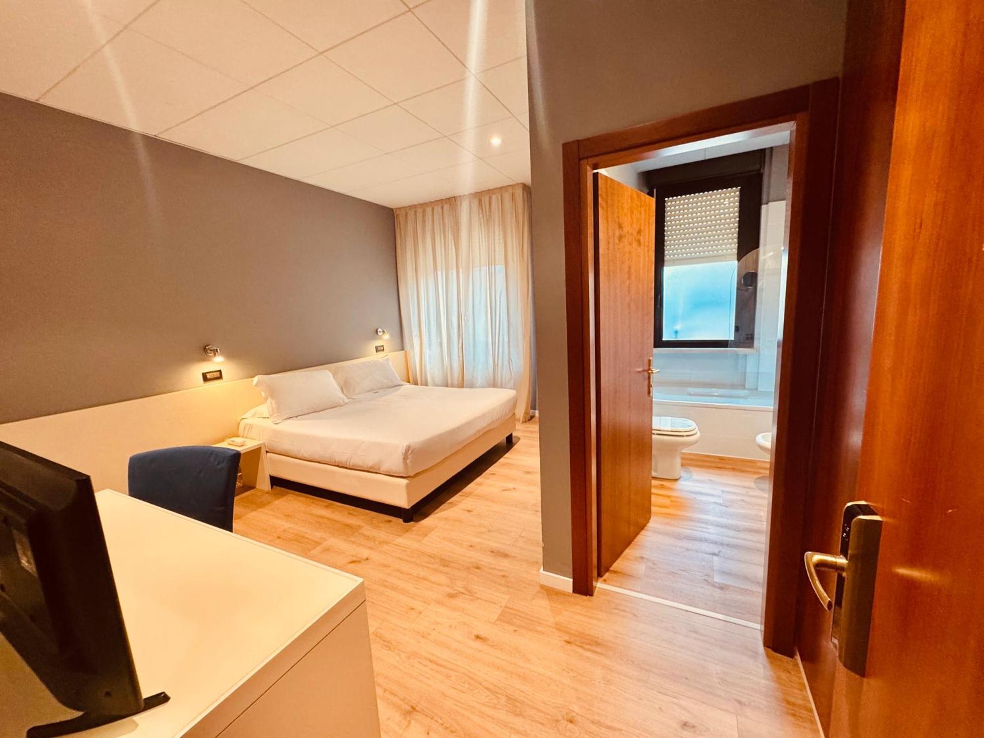 Hotel Pex مانتوفا المظهر الخارجي الصورة